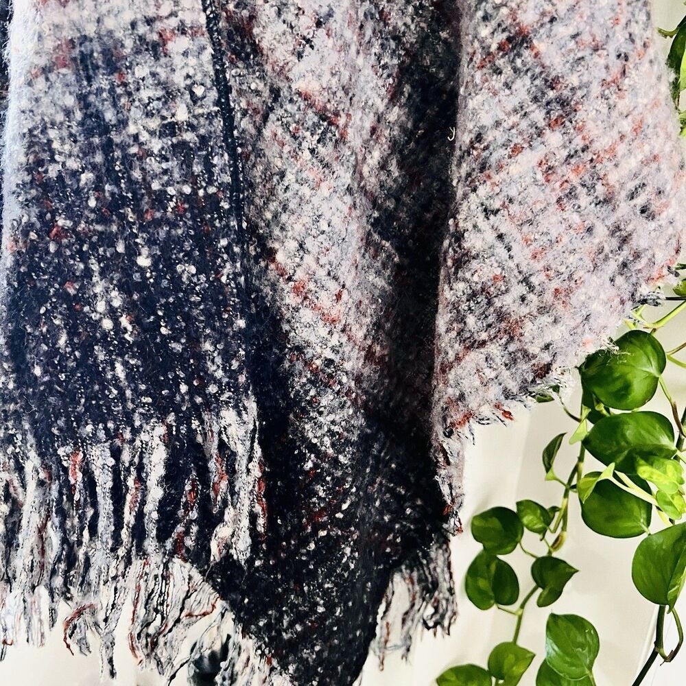 Cejon Multicolor Fringed Wrap - Picture 4 of 6